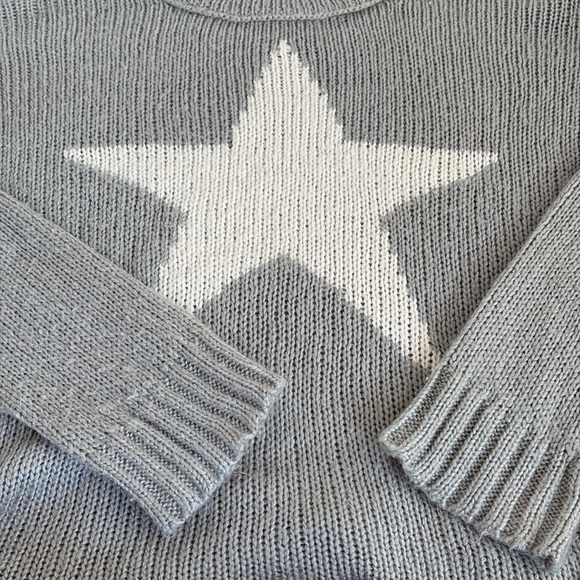 Wooden Ships chunky slouchy crew neck drop shoulder gray sweater with white star - Picture 15 of 16